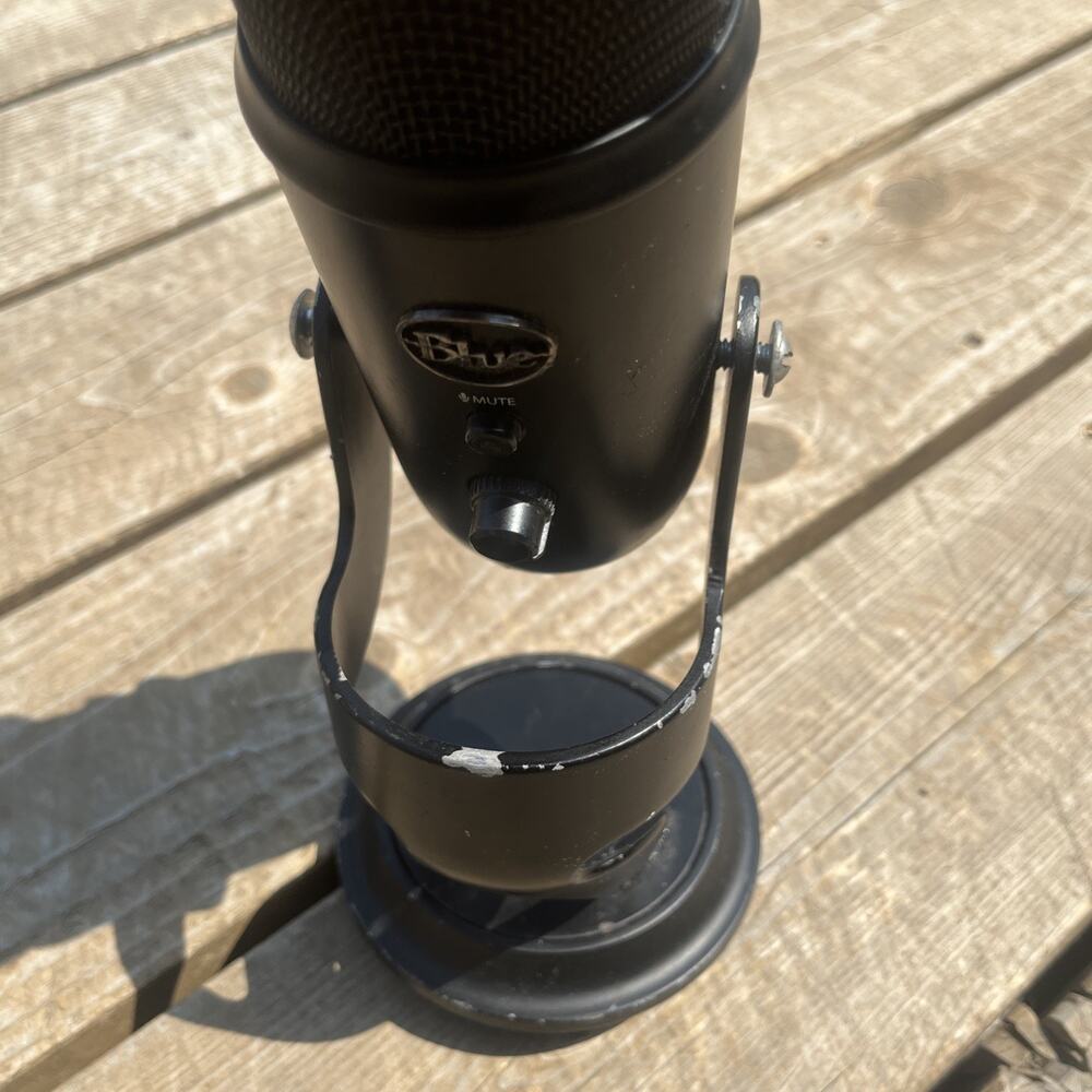 Yeti Professional Multi-Pattern USB Condenser Microphone - Untested - Picture 10 of 14